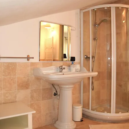 Ottoz * أَويستا